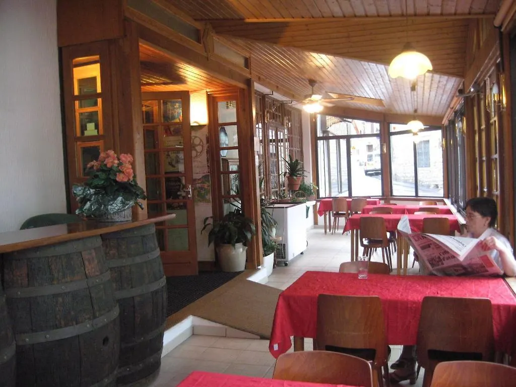 ** Hotel Hôtel des Voyageurs Saint-Anthème France